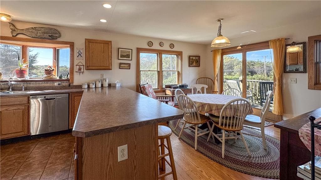 1557 West Side Road photo 5