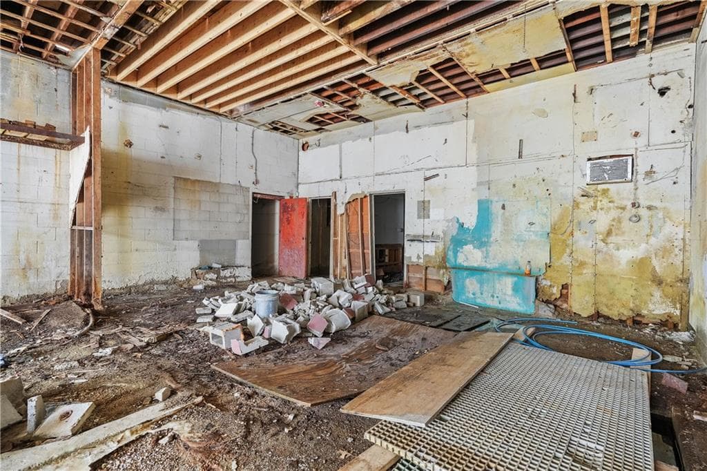 50 Waterman Avenue photo 13