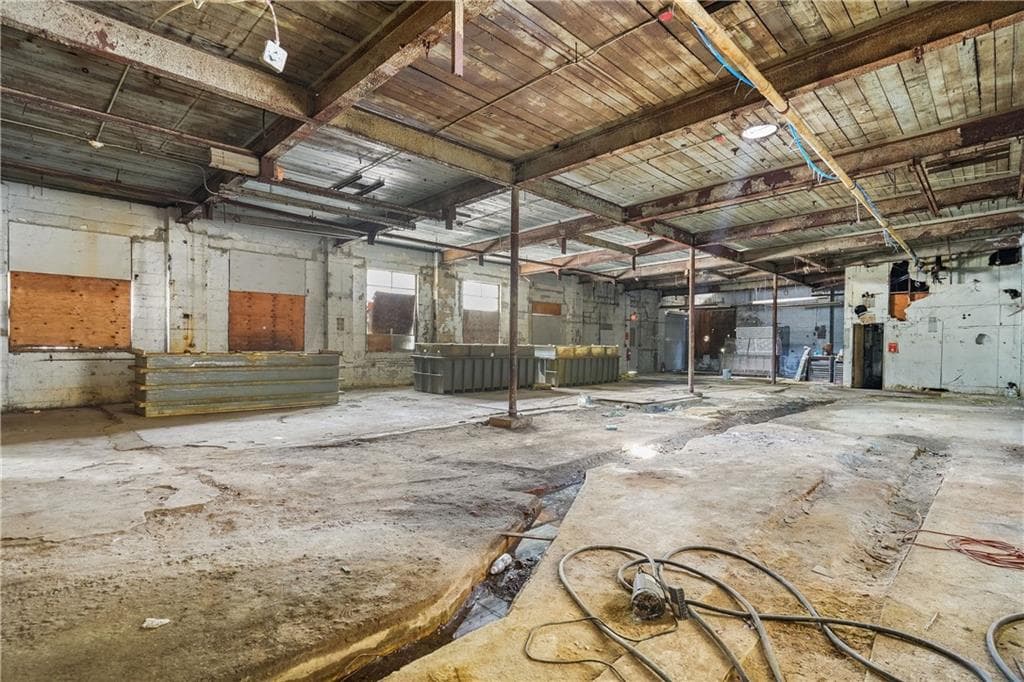 50 Waterman Avenue photo 4