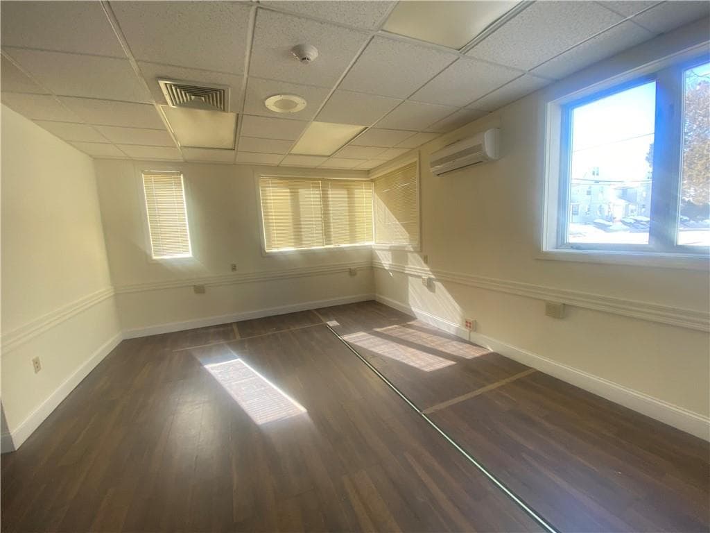 761 Park Avenue photo 5