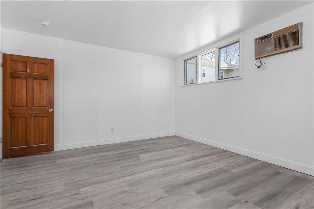 58 Hamlet Avenue photo 24