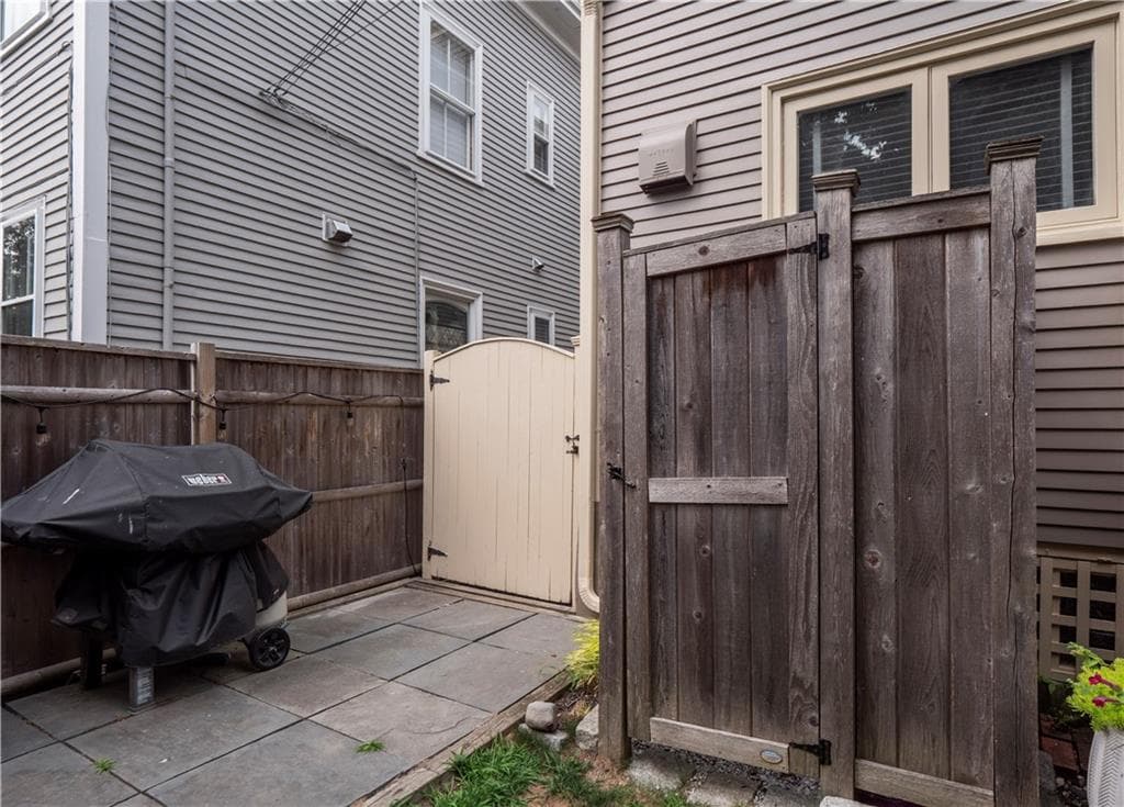 1 3 Pell Street photo 23