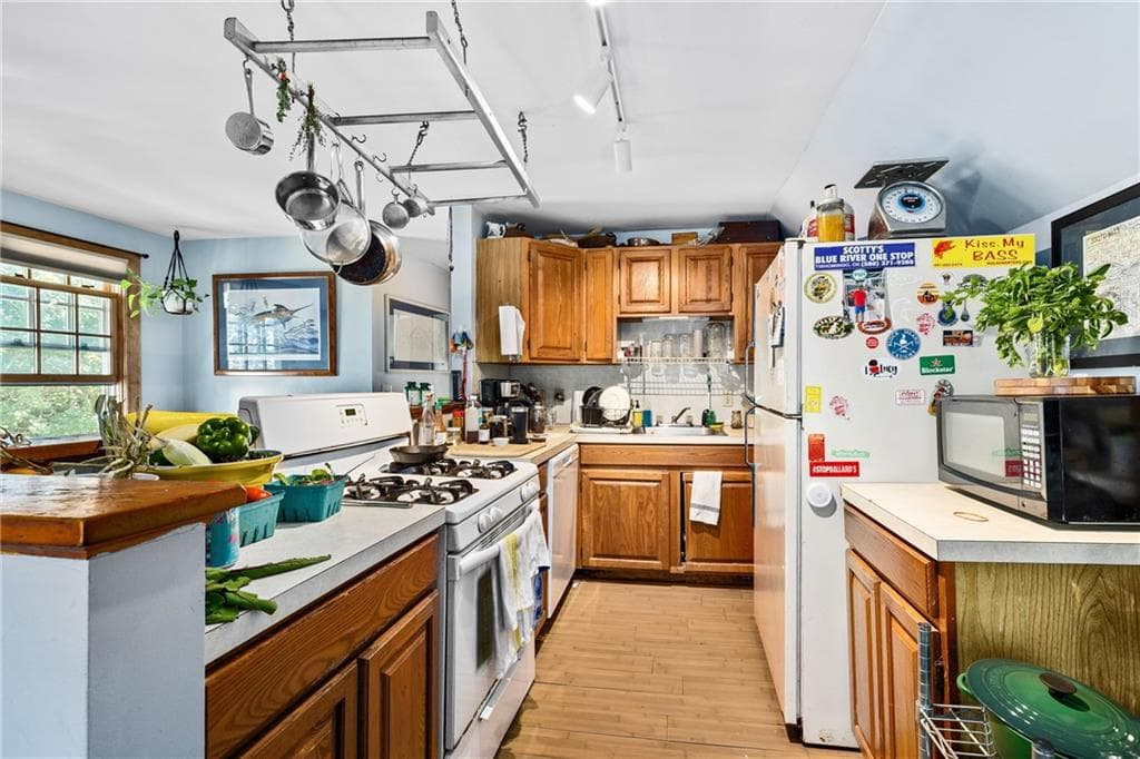 Commercial,Commercial Sale at 442 Dodge Street, Block Island, photo 16 of 45