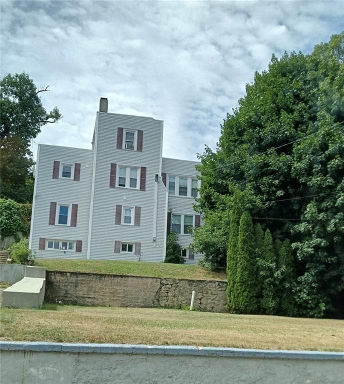 32 Summit Avenue