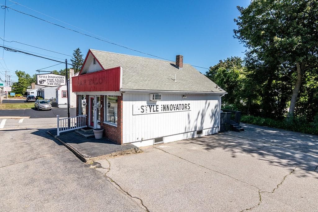 1822 1824 Warwick Avenue photo 2