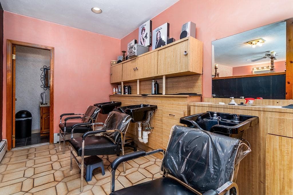1822 1824 Warwick Avenue photo 12