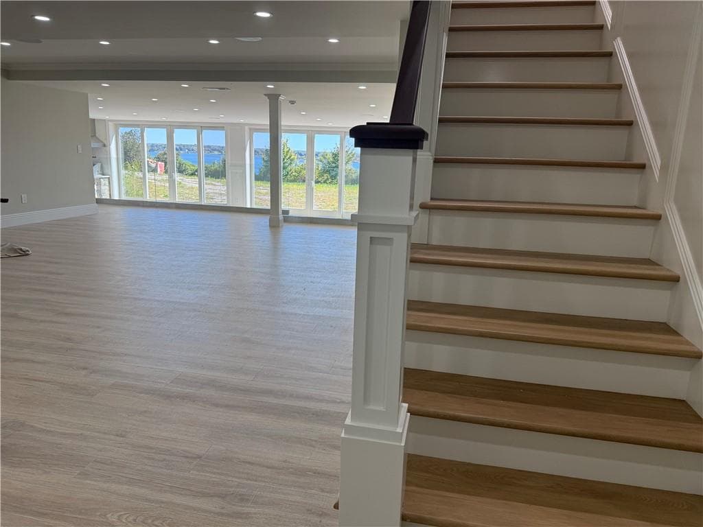 Single Family Residence at 125 Heidi Drive, Portsmouth, photo 13 of 49