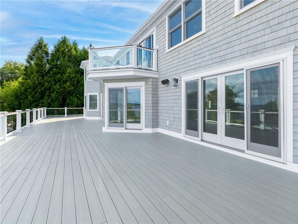 Single Family Residence at 125 Heidi Drive, Portsmouth, photo 14 of 49