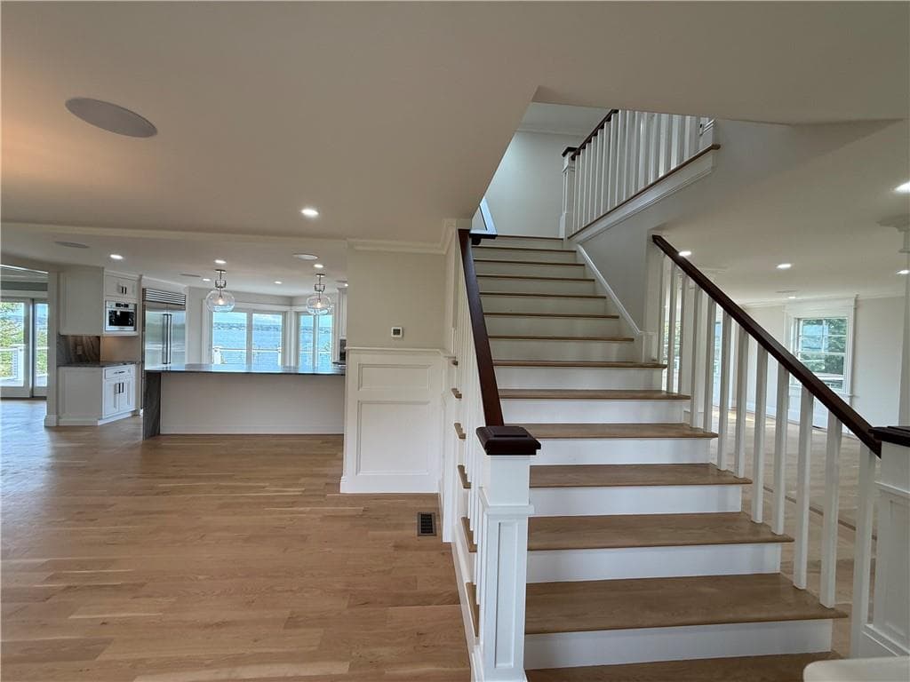 Single Family Residence at 125 Heidi Drive, Portsmouth, photo 19 of 49