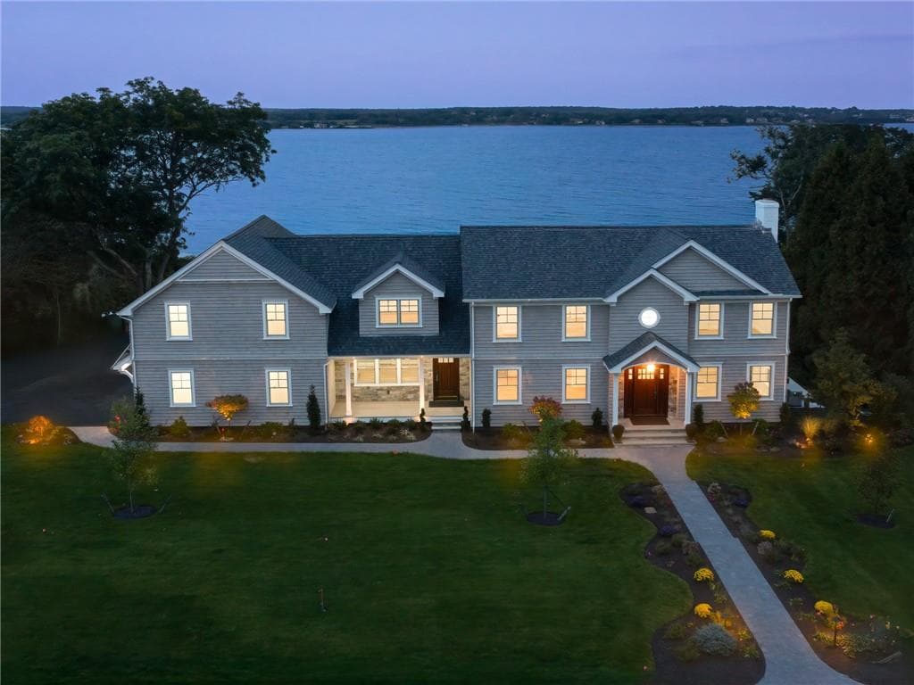 Single Family Residence at 125 Heidi Drive, Portsmouth, photo 4 of 49
