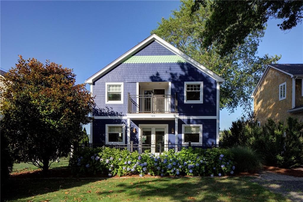 Single Family Residence at 169 Narragansett Boulevard, Portsmouth, photo 2 of 50