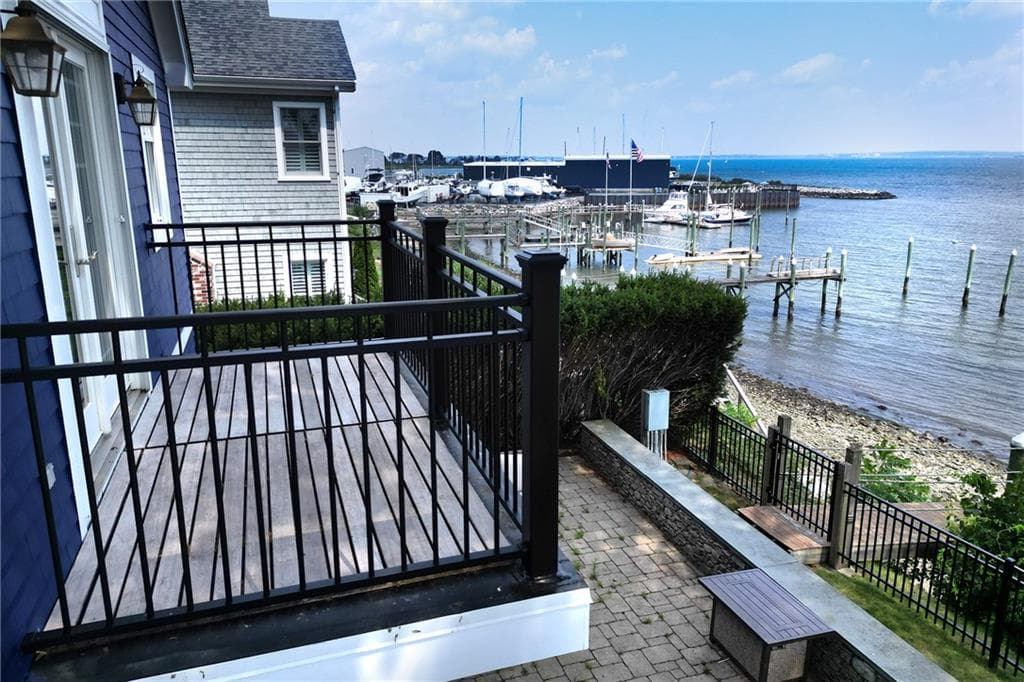 Single Family Residence at 169 Narragansett Boulevard, Portsmouth, photo 10 of 50