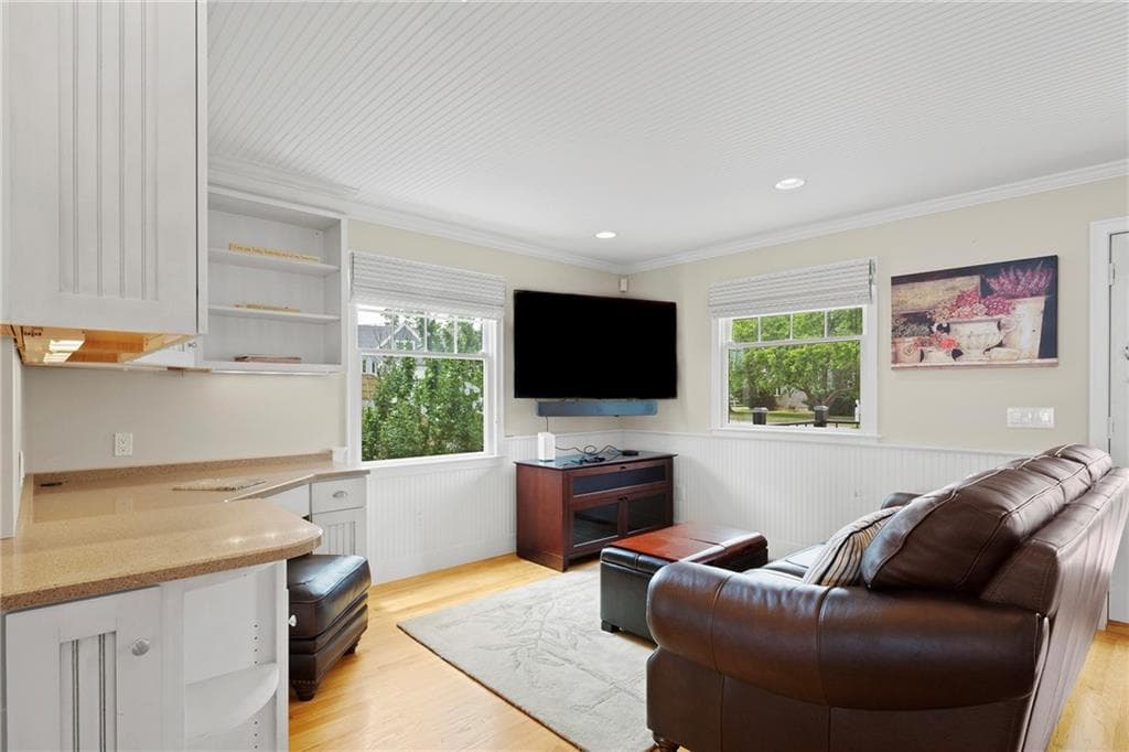 Single Family Residence at 169 Narragansett Boulevard, Portsmouth, photo 29 of 50