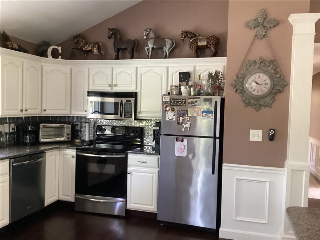 Single Family Residence at 7 1/2 TAYLOR Road, Johnston, photo 11 of 50