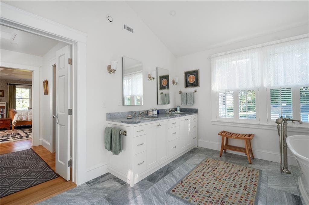 140 Aldrich Avenue photo 36