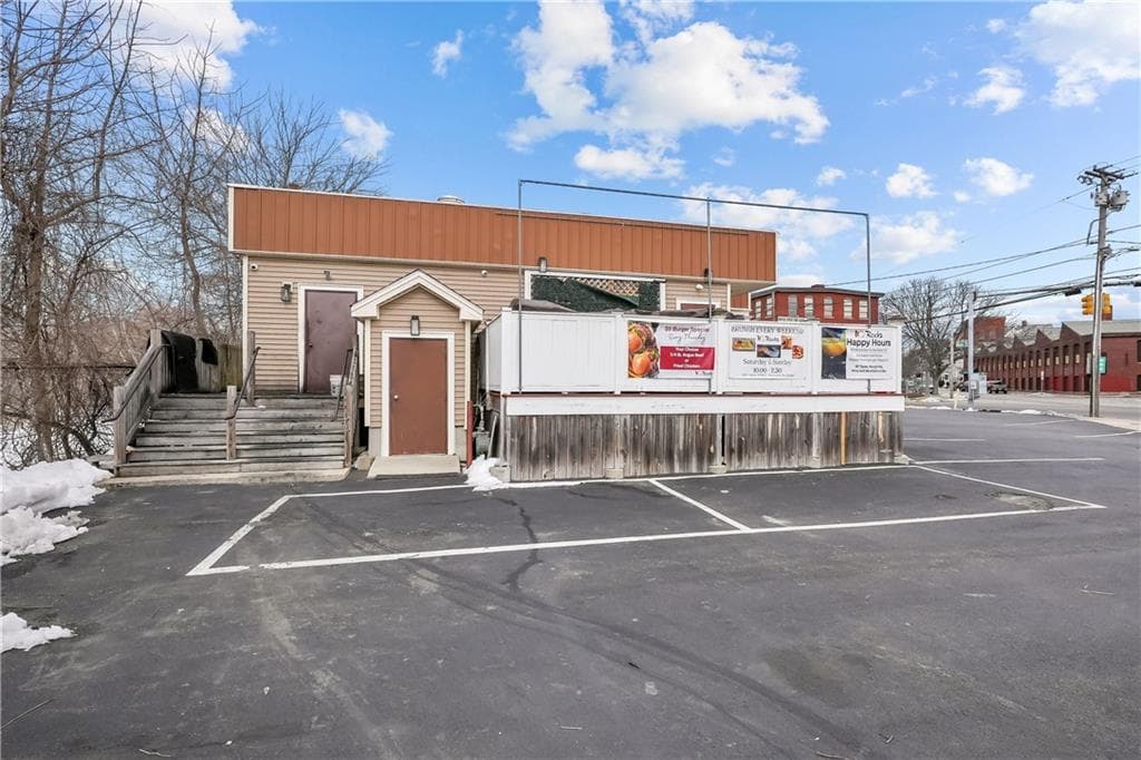 1091 Main Street photo 23