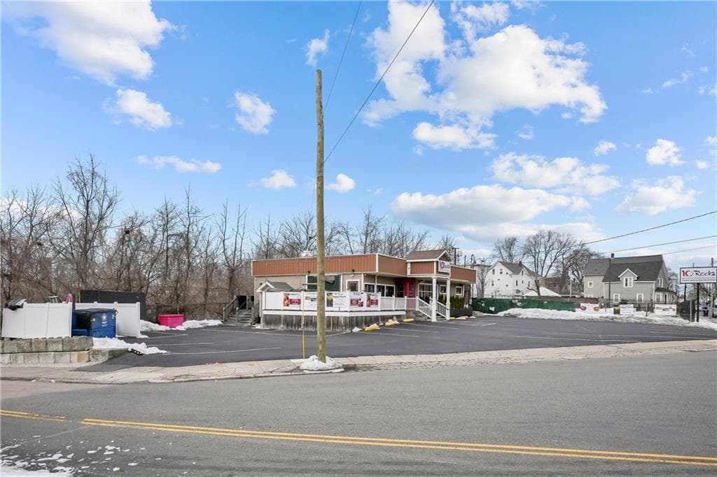 1091 Main Street photo 27