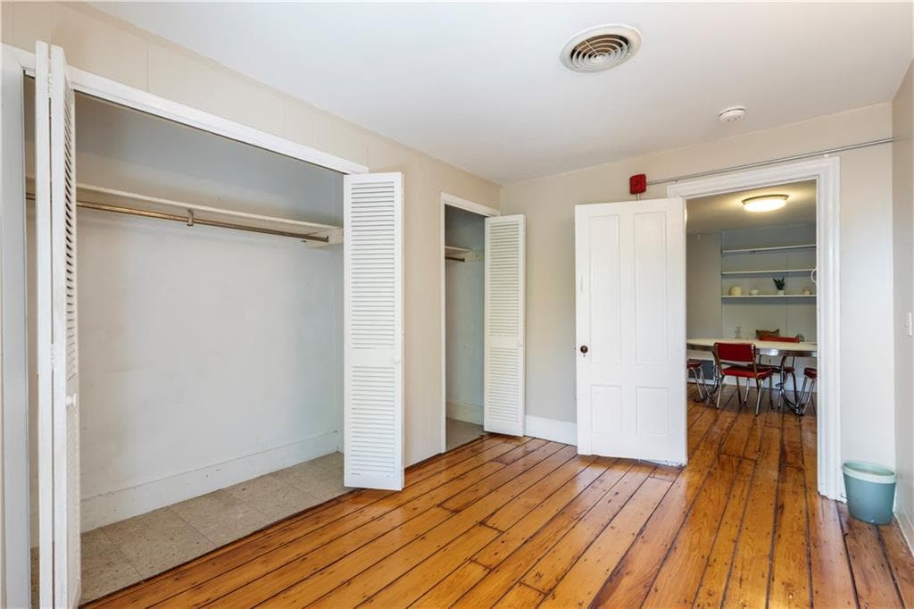 176 Williams Street photo 37