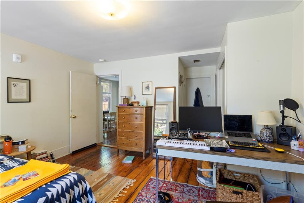 176 Williams Street photo 48