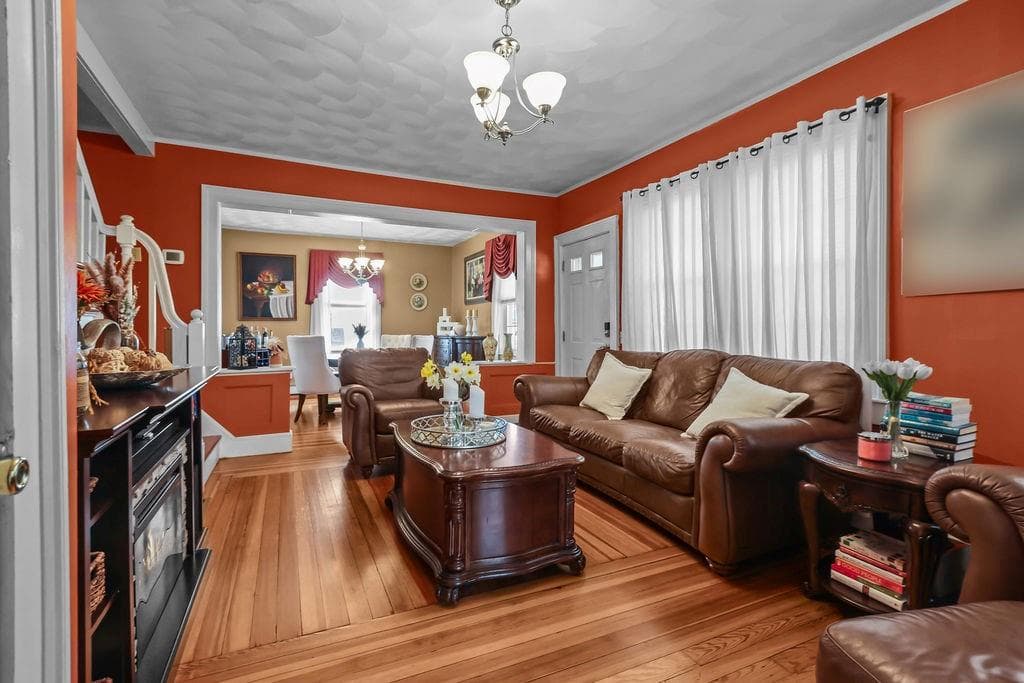 56 Errol Street photo 5