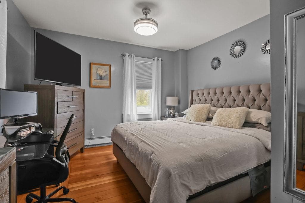 56 Errol Street photo 15