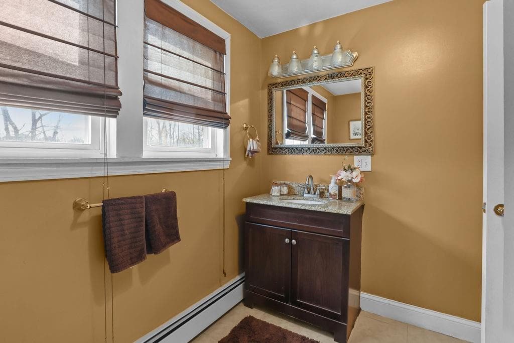 56 Errol Street photo 21