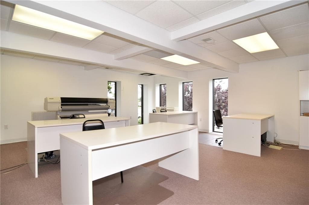 550 Main Road UNIT A-E photo 3