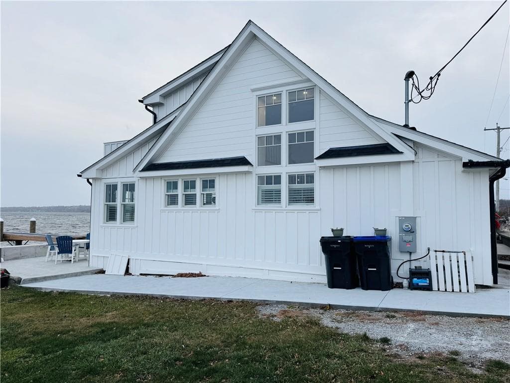 Single Family Residence at 395 Park Avenue, Portsmouth, photo 3 of 26