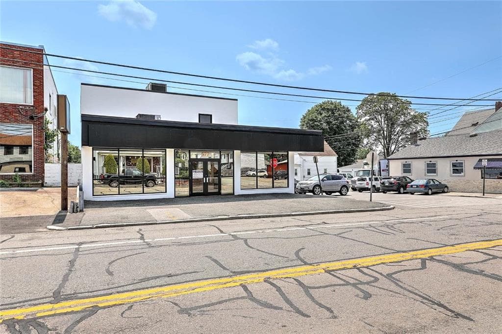 577 Warren Avenue