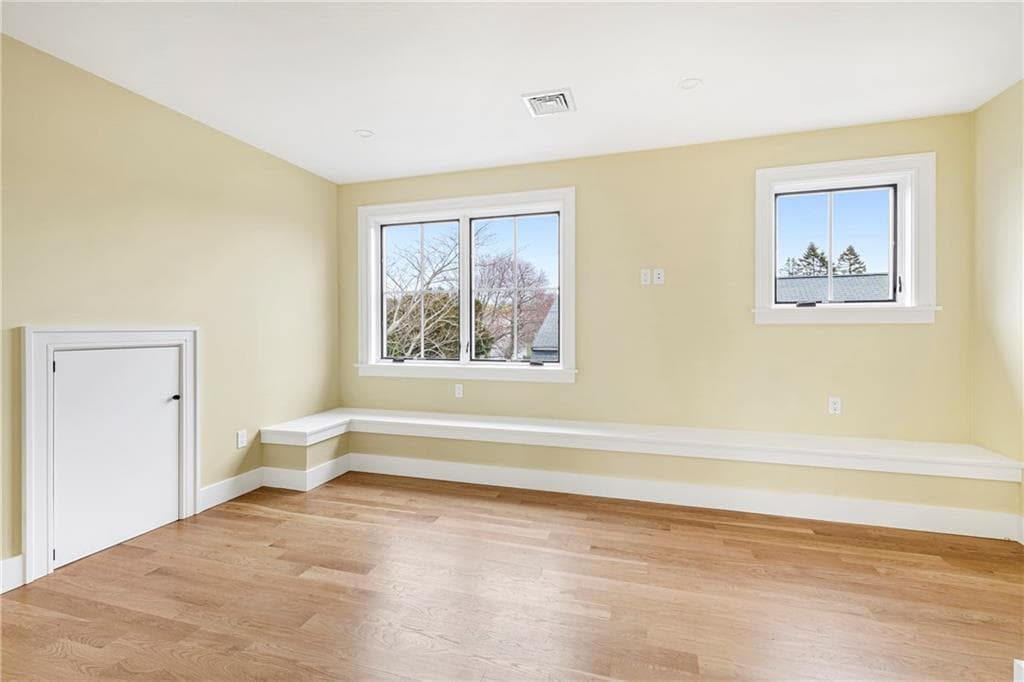 Single Family Residence at 118 Newport Avenue, Middletown, photo 37 of 40