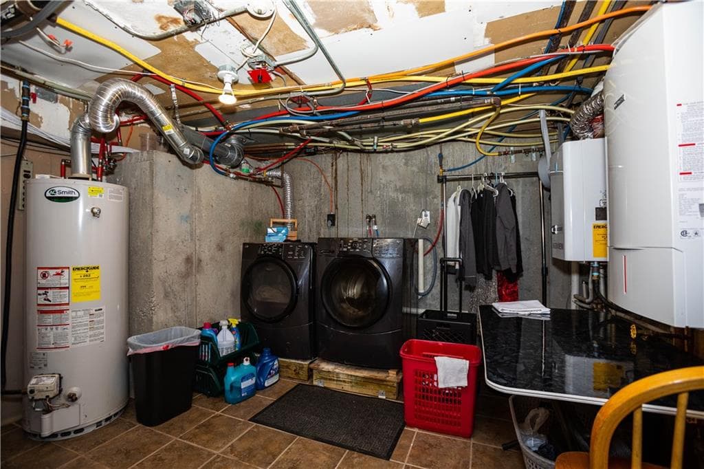 Multi Family at 546 Lonsdale Avenue, Central Falls, photo 38 of 43