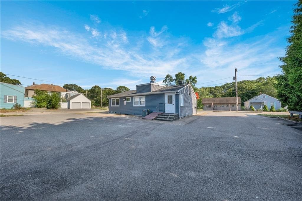 426 Cass Avenue photo 7