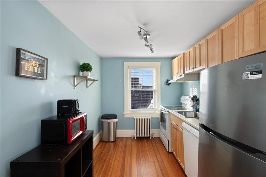 21 Spring Street UNIT 3 photo 4
