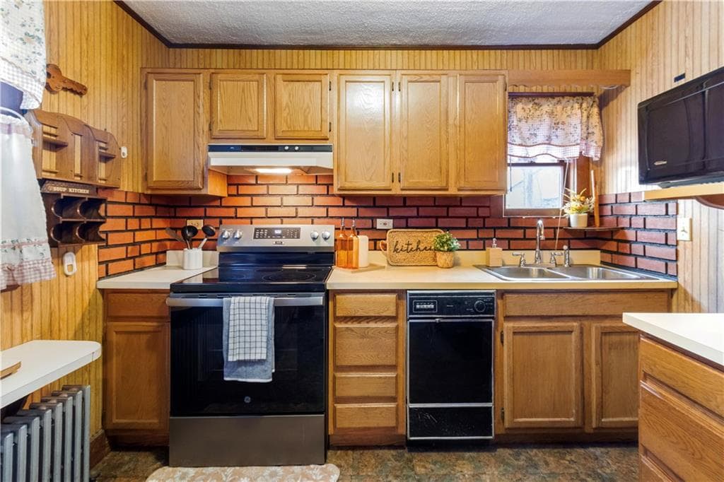 Single Family Residence at 885 Eddie Dowling Highway, North Smithfield, photo 13 of 24