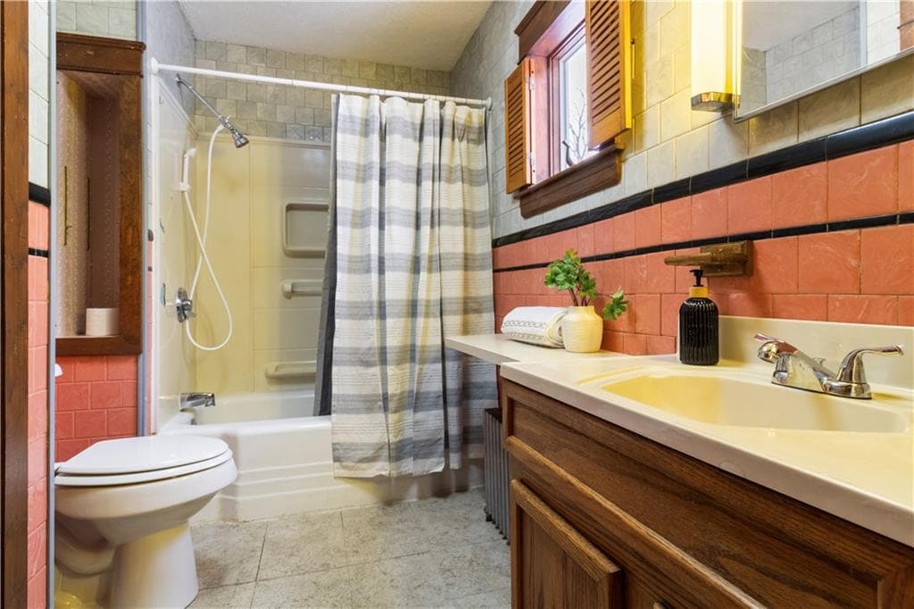 Single Family Residence at 885 Eddie Dowling Highway, North Smithfield, photo 12 of 24