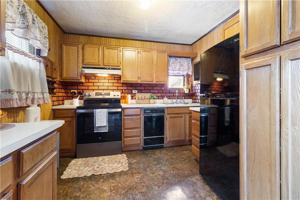 Single Family Residence at 885 Eddie Dowling Highway, North Smithfield, photo 9 of 24
