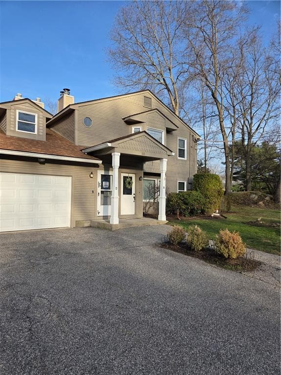 Condominium at 38 Stone Trail UNIT D, North Providence, photo 2 of 10