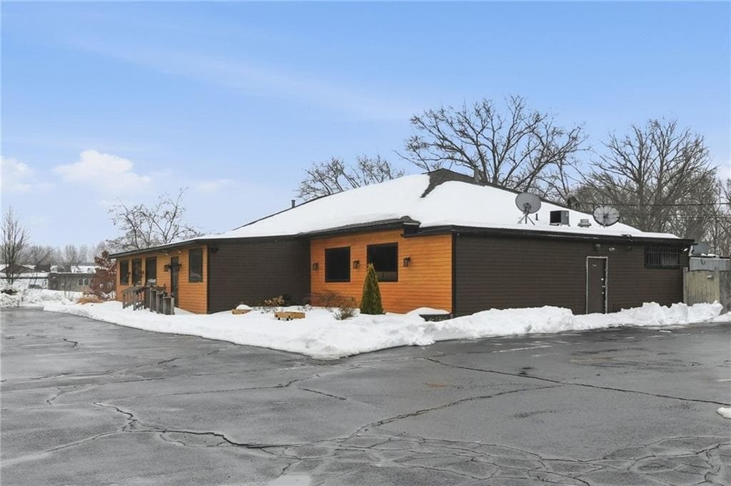 Commercial at 332 Farnum Pike, Smithfield, photo 2 of 43