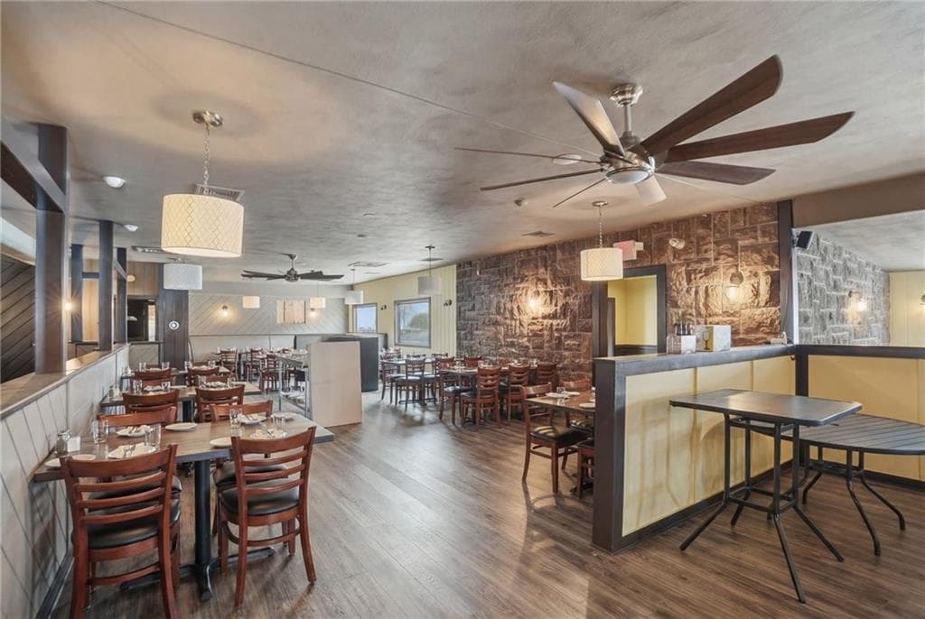 Commercial at 332 Farnum Pike, Smithfield, photo 13 of 43