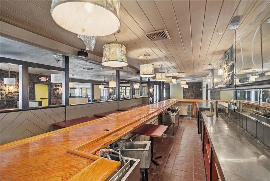 Commercial at 332 Farnum Pike, Smithfield, photo 16 of 43