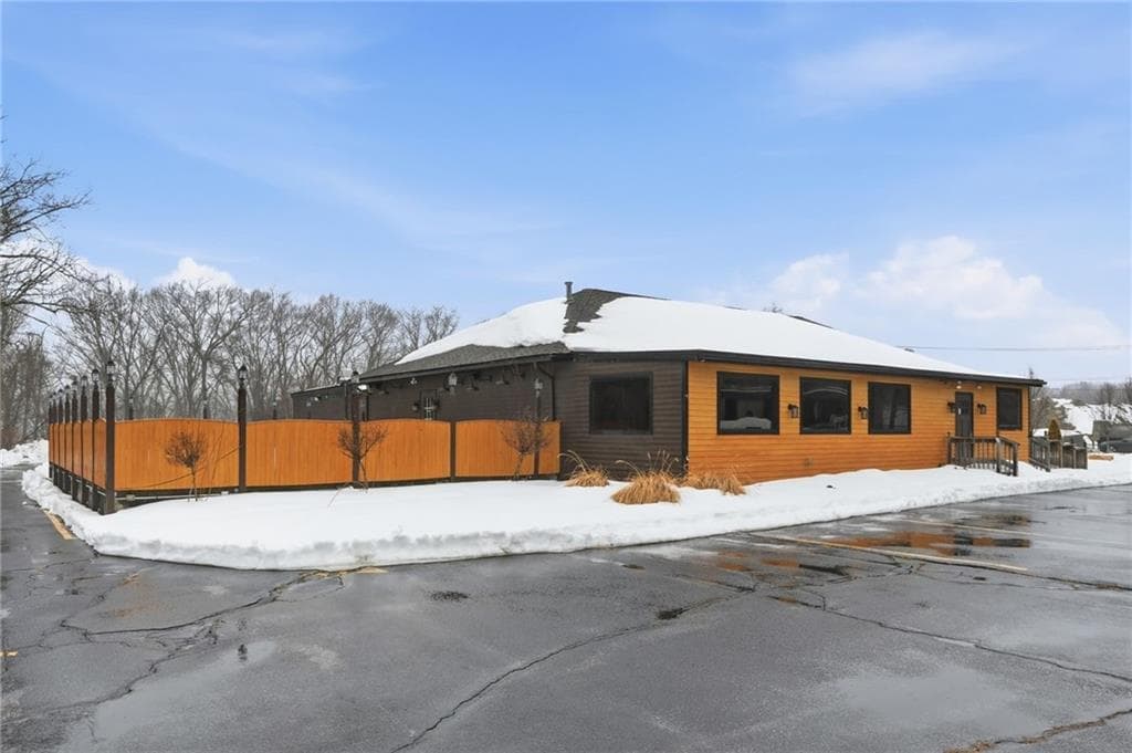 Commercial at 332 Farnum Pike, Smithfield, photo 3 of 43