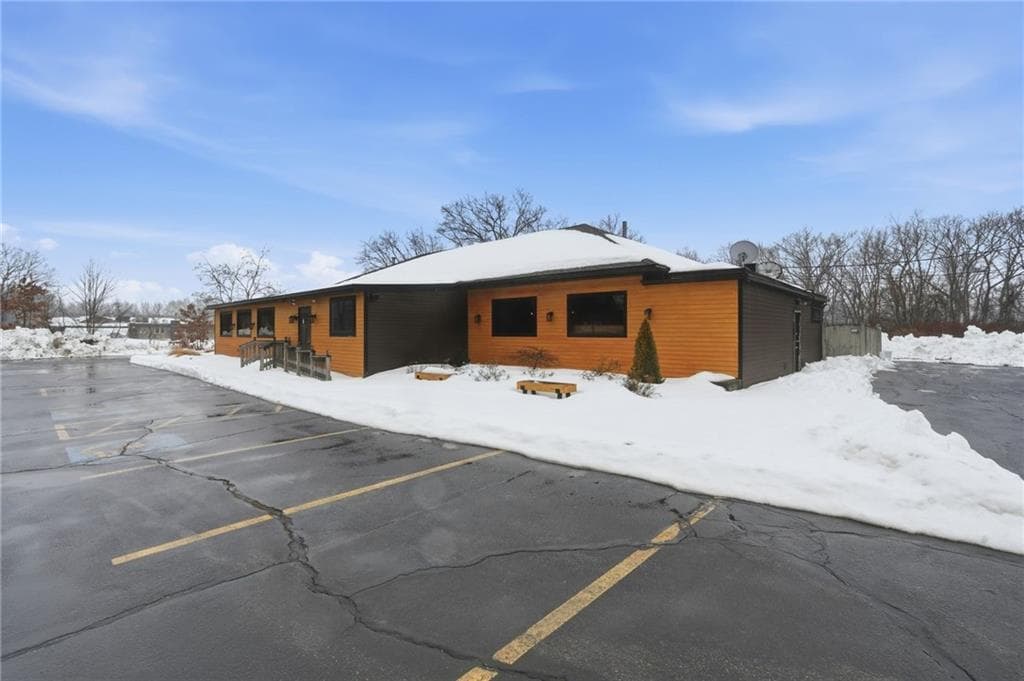 332 Farnum Pike