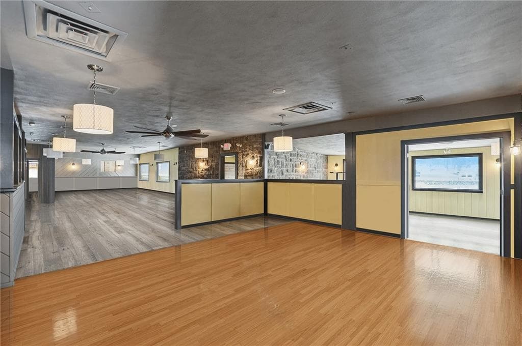 Commercial at 332 Farnum Pike, Smithfield, photo 9 of 43
