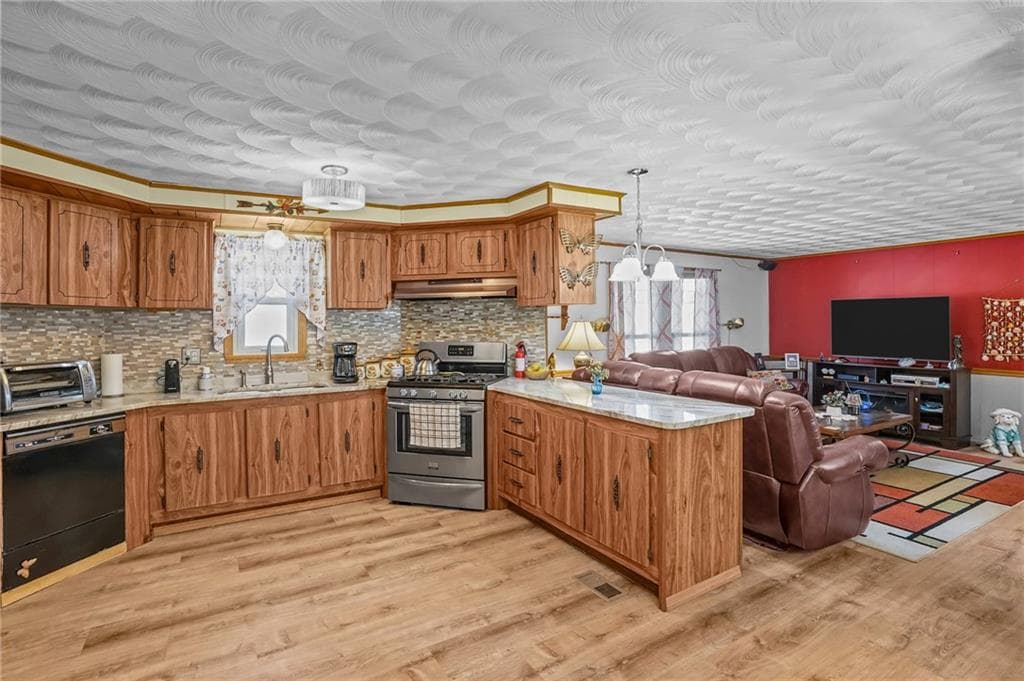 4 Leisure Way photo 23