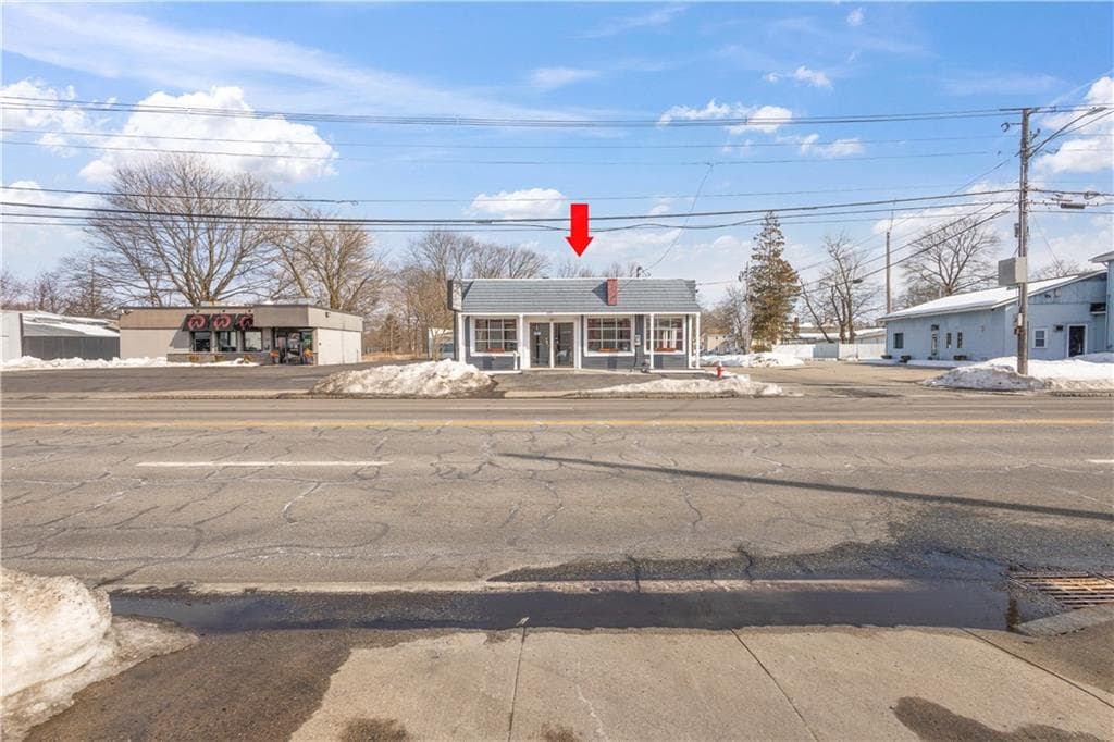 1692 Warwick Avenue photo 4