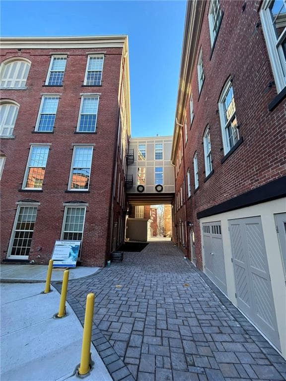 5 Island Place photo 12