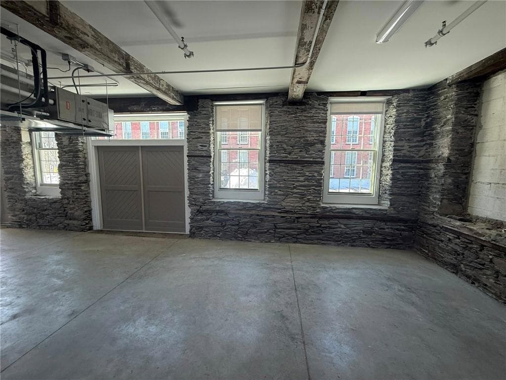 15 Island Place photo 3