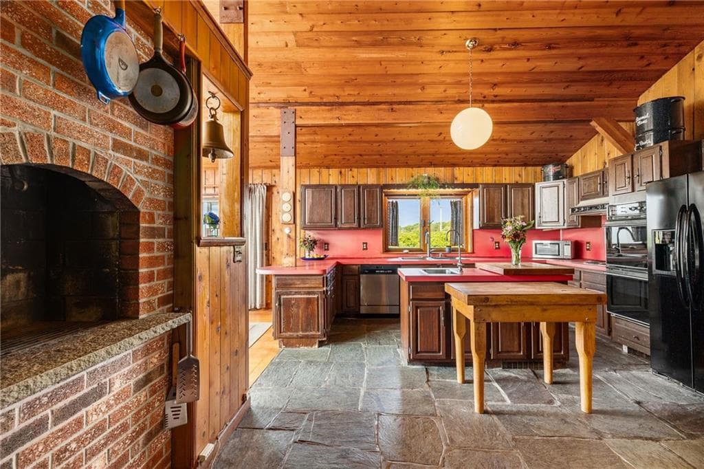 1035 Mohegan Trail photo 22