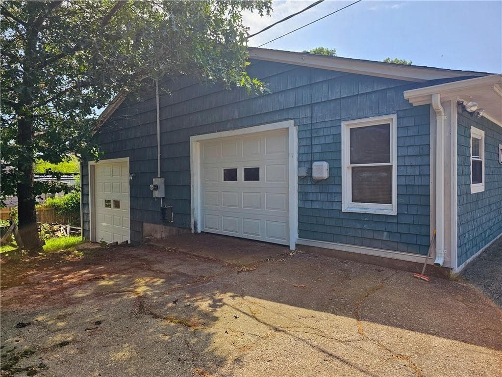 Commercial at 2196 Post Road, South Kingstown, photo 2 of 6