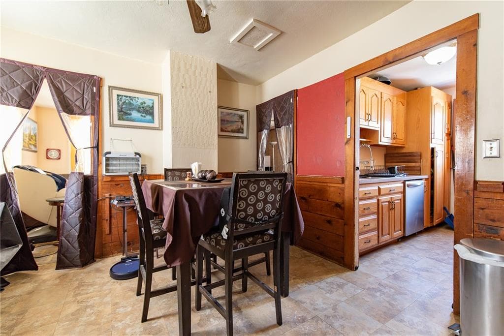 217 4th Avenue photo 5